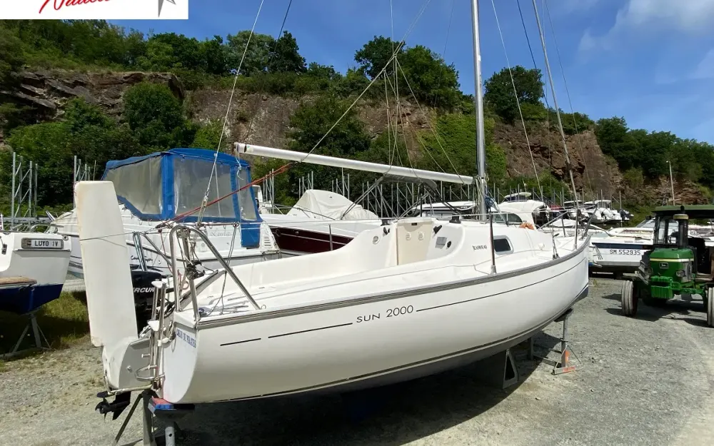slider 1 Jeanneau Sun 2000