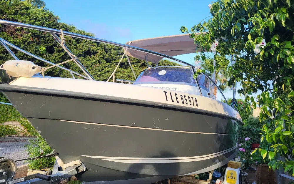 slider 0 B2 Marine Cap Ferret 500 Cabin