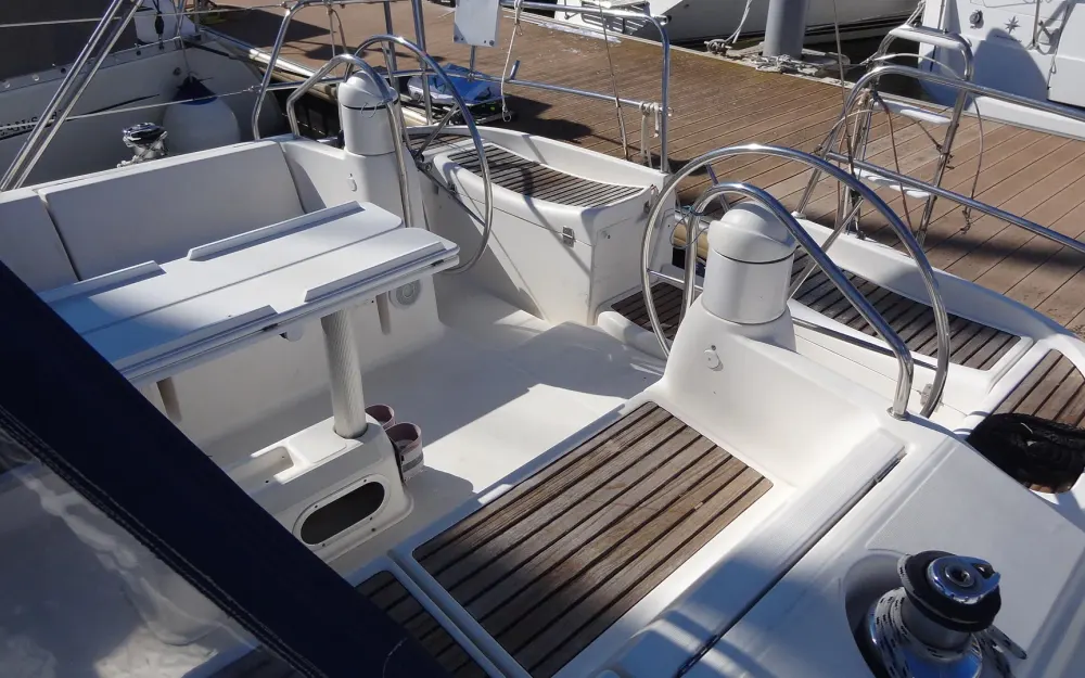 slider 5 Jeanneau Sun Odyssey 40