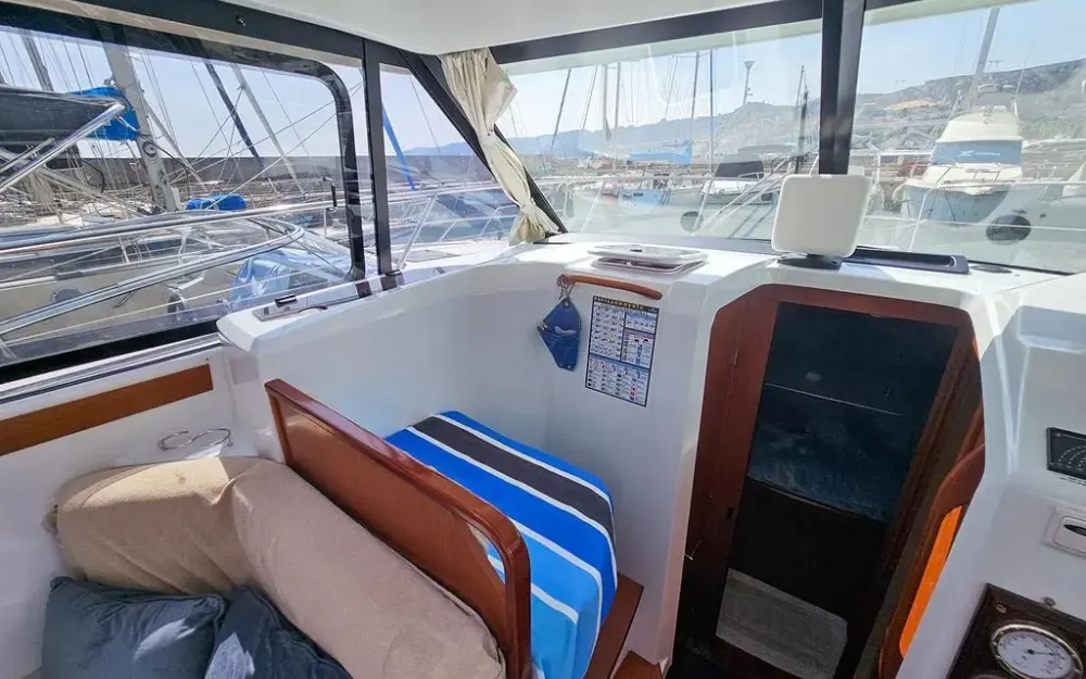 slider 14 Beneteau Antares 30