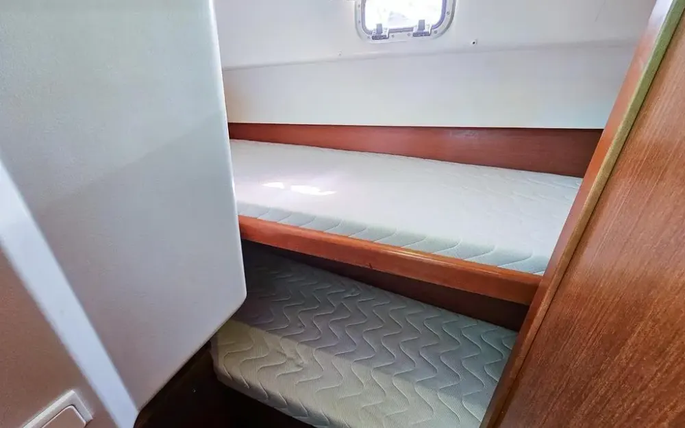 slider 17 Beneteau Antares 30