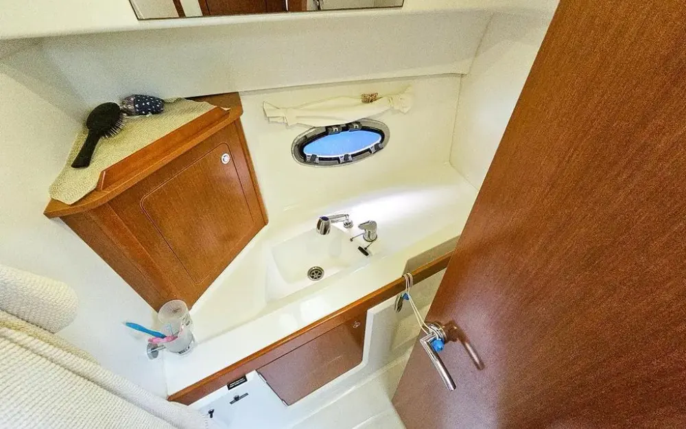 slider 18 Beneteau Antares 30