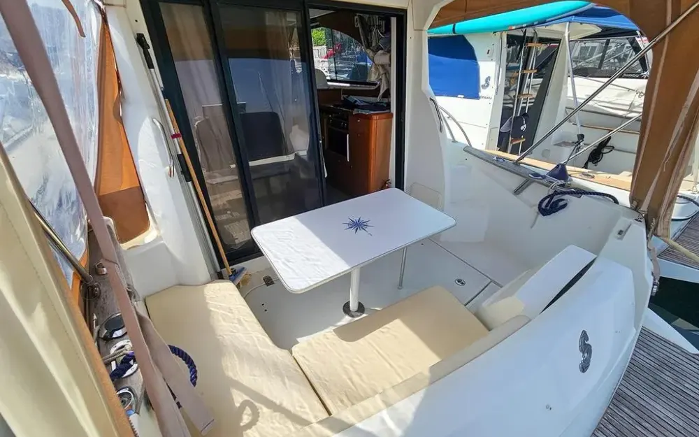 slider 7 Beneteau Antares 30