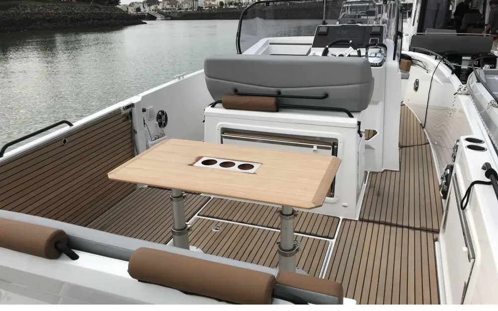 slider 4 Beneteau Flyer 9 Spacedeck