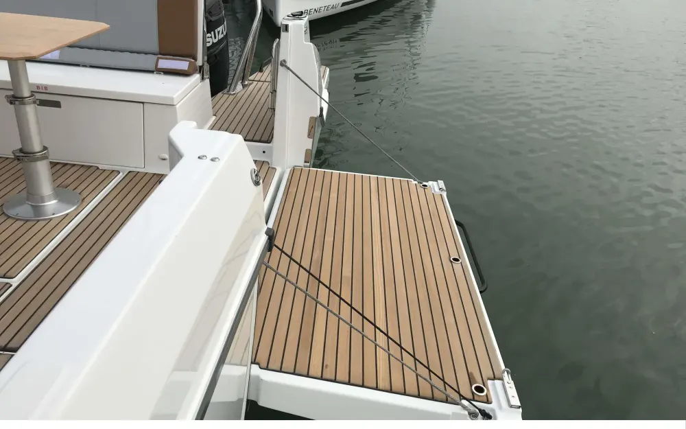 slider 6 Beneteau Flyer 9 Spacedeck