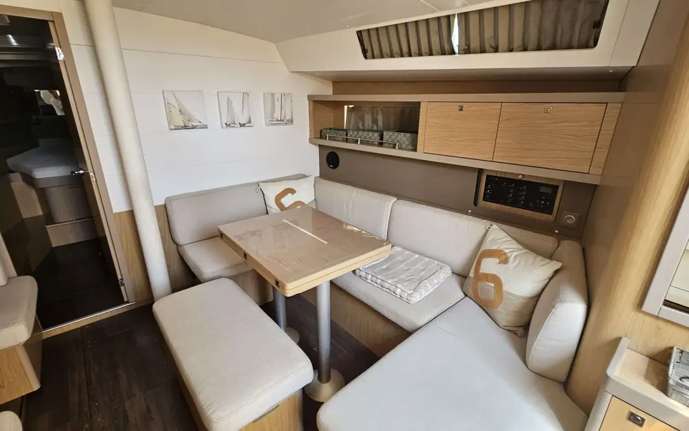 slider 11 Beneteau Oceanis 45