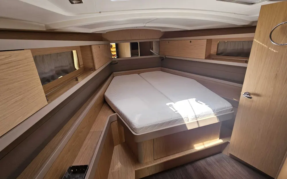 slider 12 Beneteau Oceanis 45