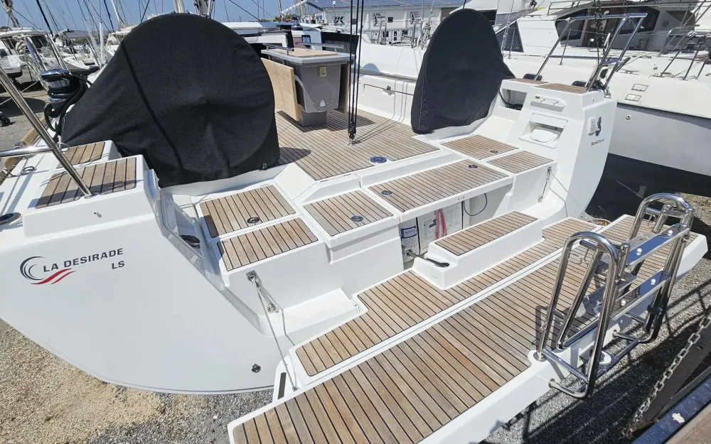 slider 5 Beneteau Oceanis 45