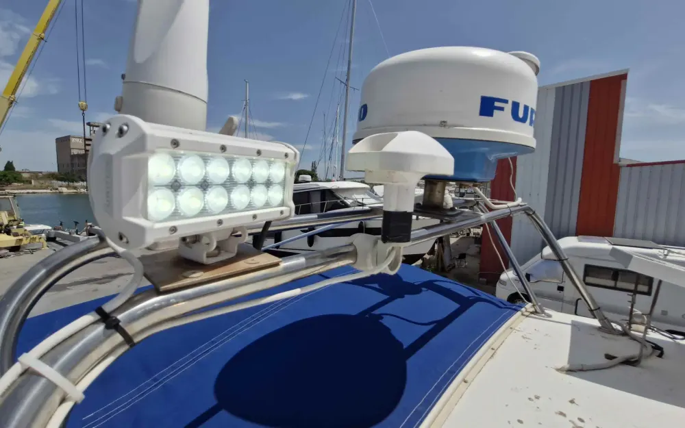 slider 19 Beneteau Antares 730