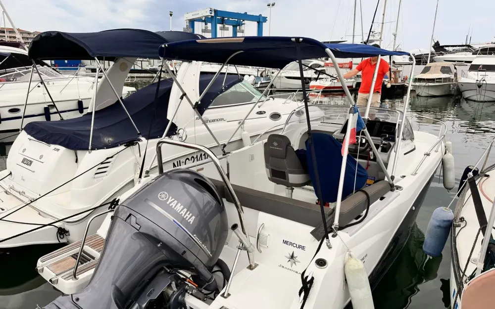 slider 1 Jeanneau Cap Camarat 6.5 WA Serie 3