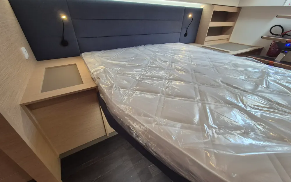 slider 15 Fountaine Pajot Aura 51