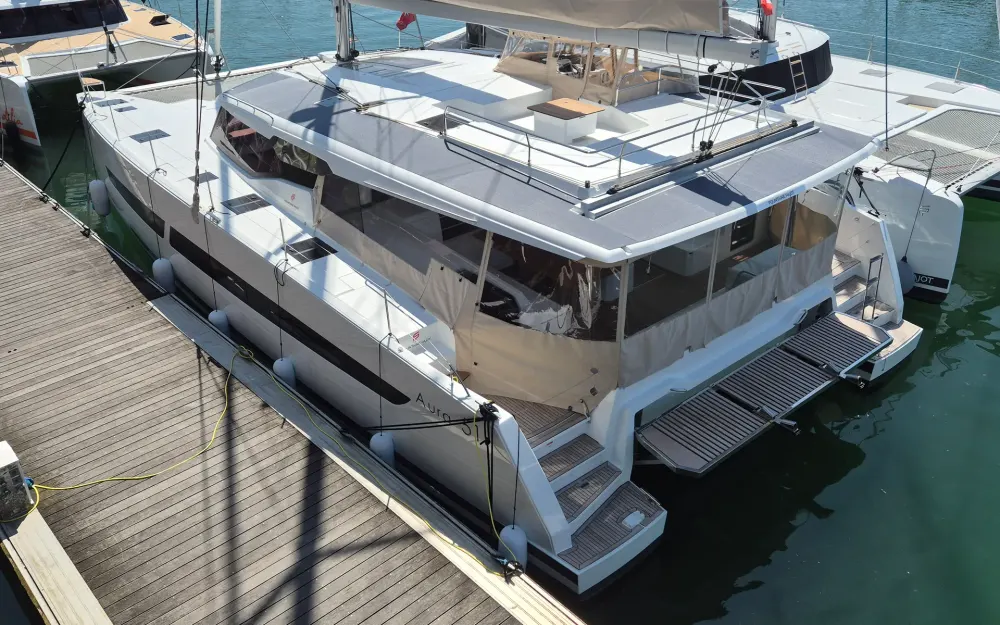 slider 26 Fountaine Pajot Aura 51