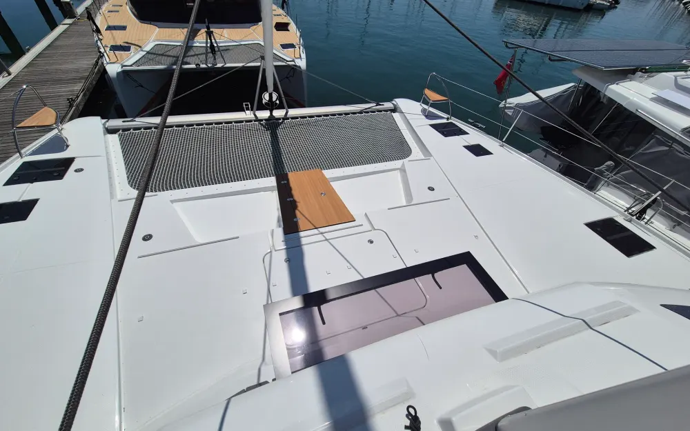 slider 27 Fountaine Pajot Aura 51