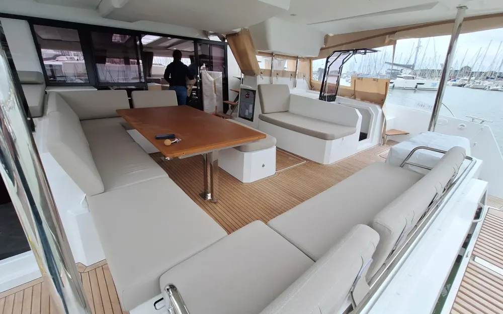 slider 5 Fountaine Pajot Aura 51