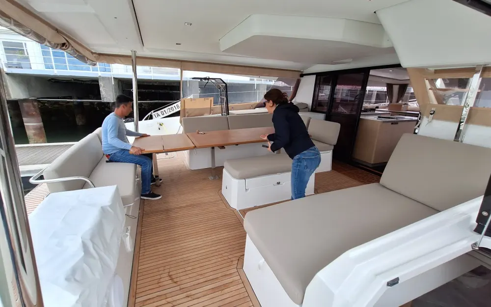 slider 6 Fountaine Pajot Aura 51