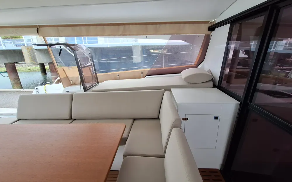 slider 7 Fountaine Pajot Aura 51