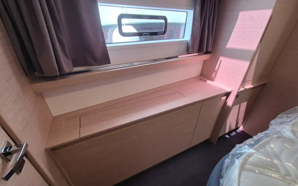 slider 9 Fountaine Pajot Aura 51