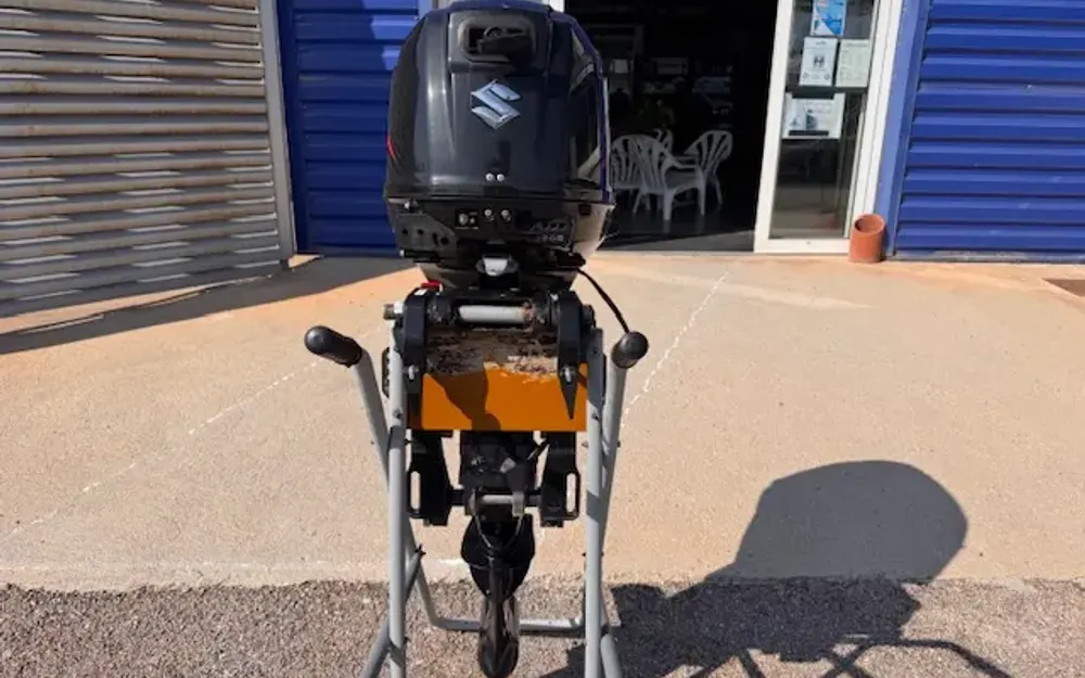 slider 3 Suzuki 30