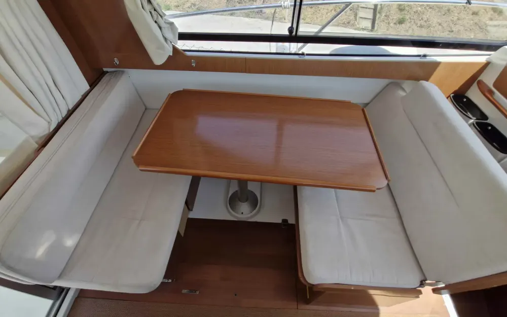 slider 3 Beneteau Antares 8 S