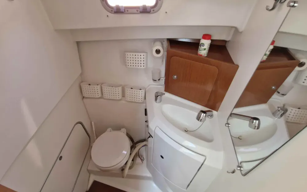 slider 6 Beneteau Antares 8 S