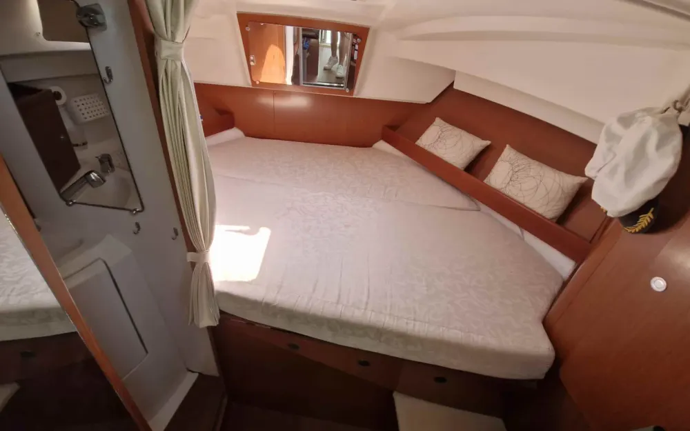 slider 7 Beneteau Antares 8 S