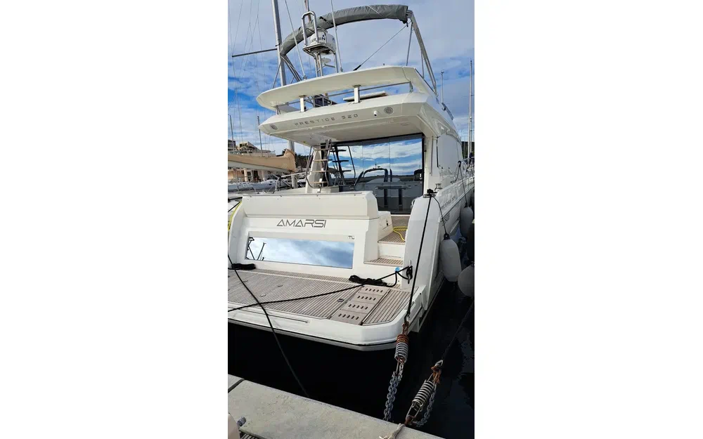 slider 3 Jeanneau Prestige 520 Fly