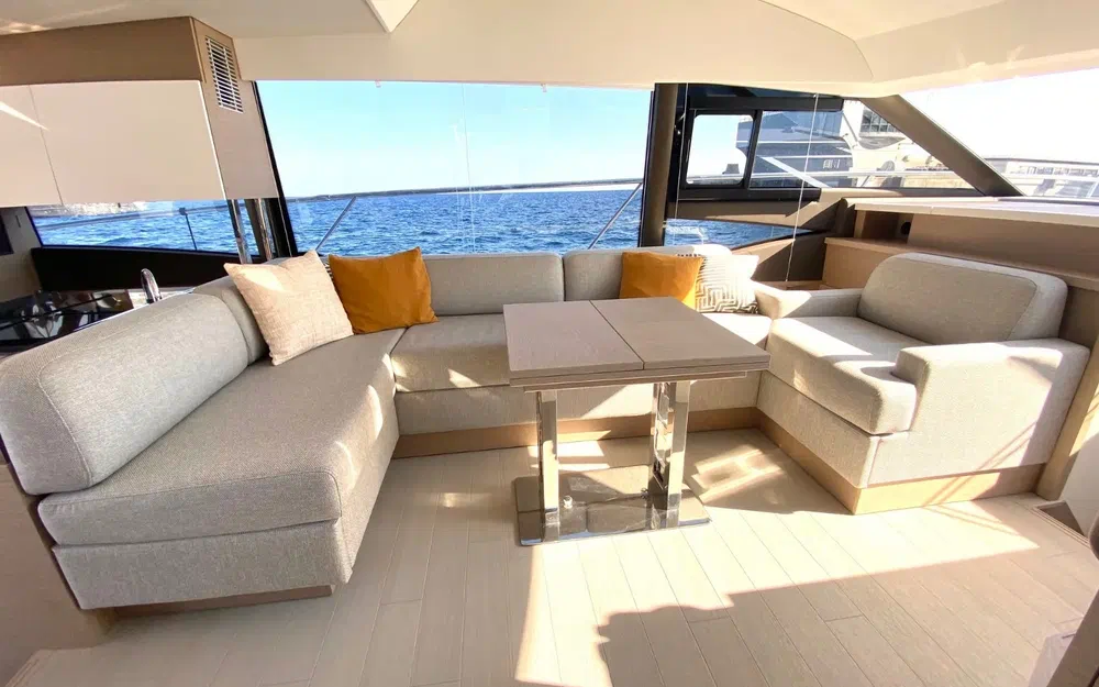 slider 5 Jeanneau Prestige 520 Fly