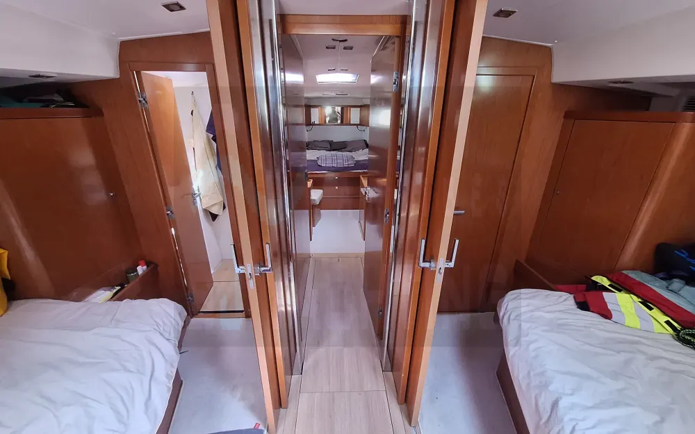 slider 14 Beneteau Sense 55