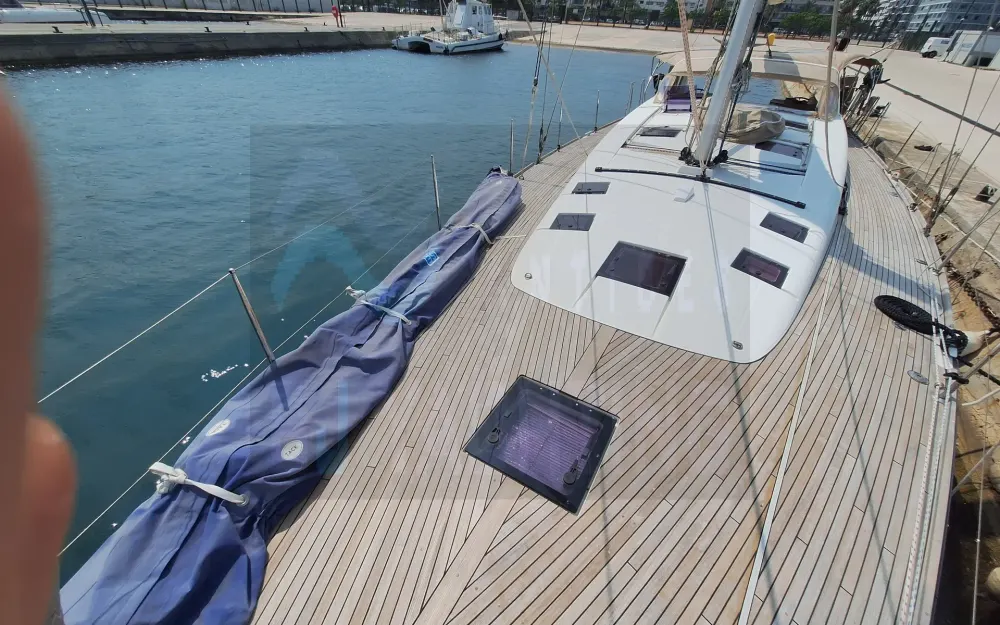 slider 4 Beneteau Sense 55