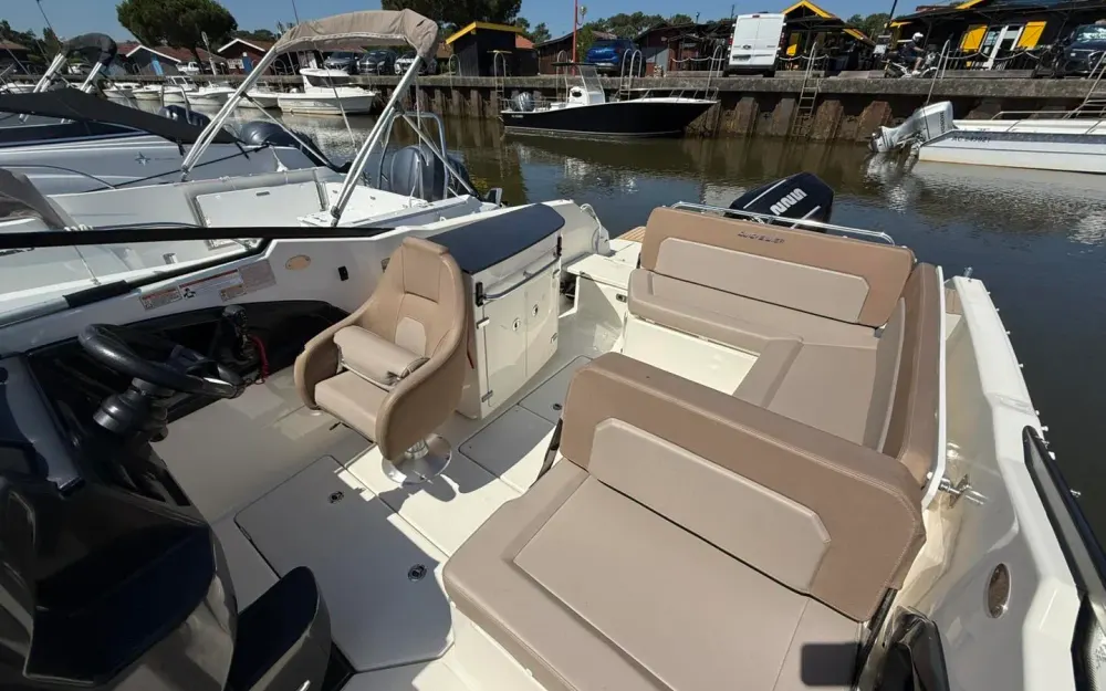 slider 10 Quicksilver  755 Cruiser