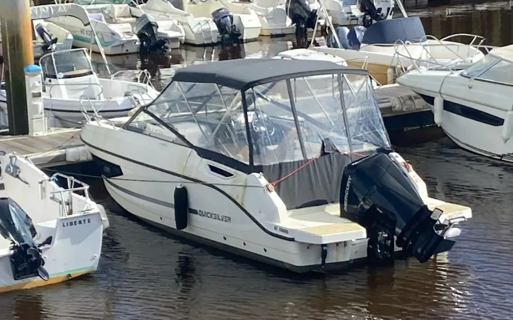 slider 11 Quicksilver  755 Cruiser