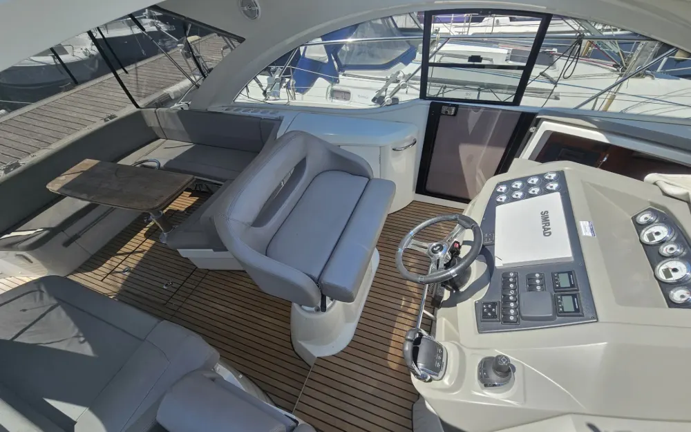 slider 10 Beneteau Flyer Gran Turismo 38