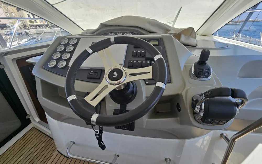 slider 12 Beneteau Flyer Gran Turismo 38