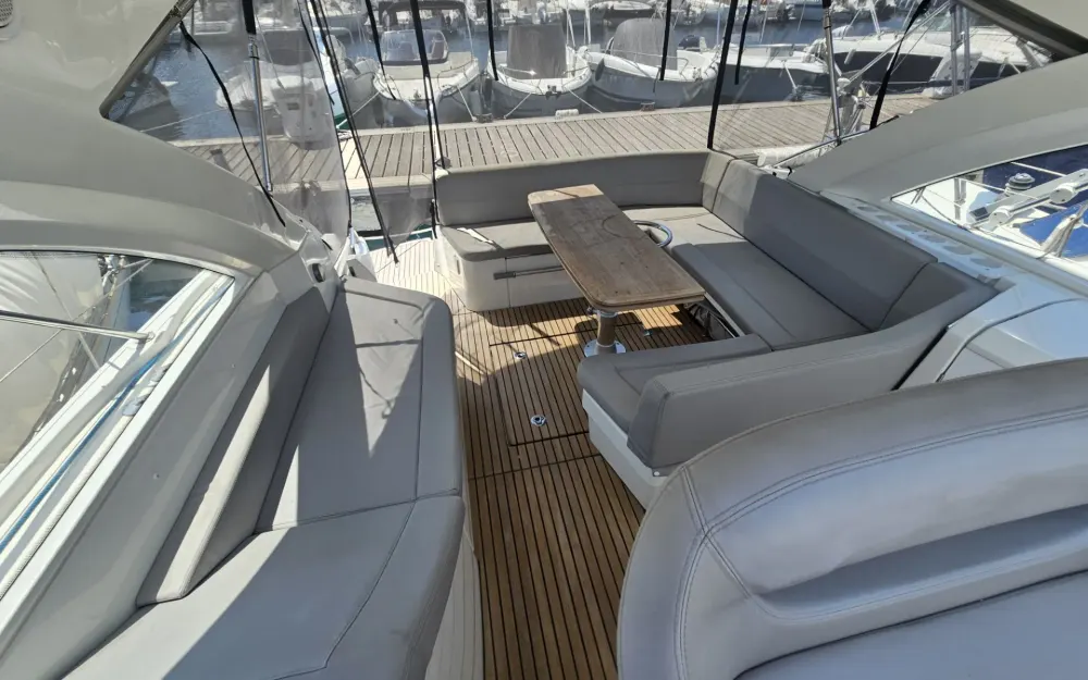 slider 3 Beneteau Flyer Gran Turismo 38