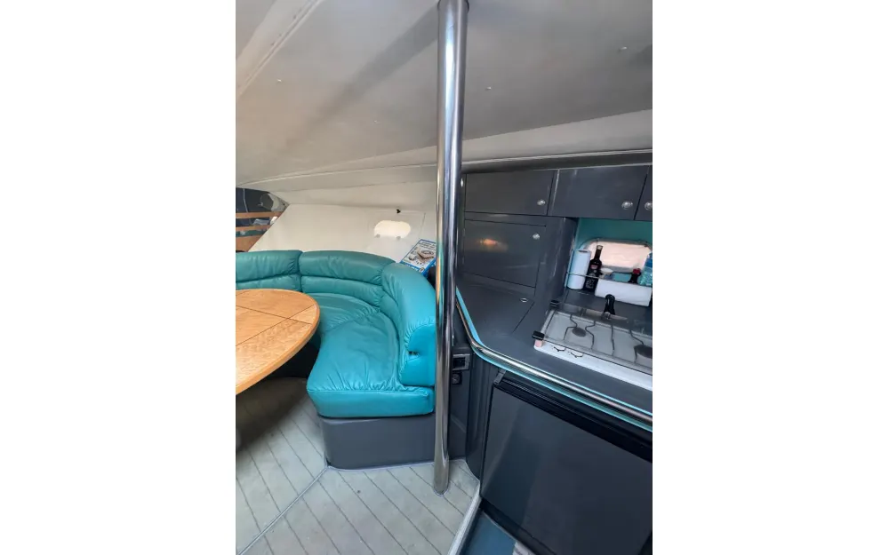 slider 1 Beneteau Flyer 10