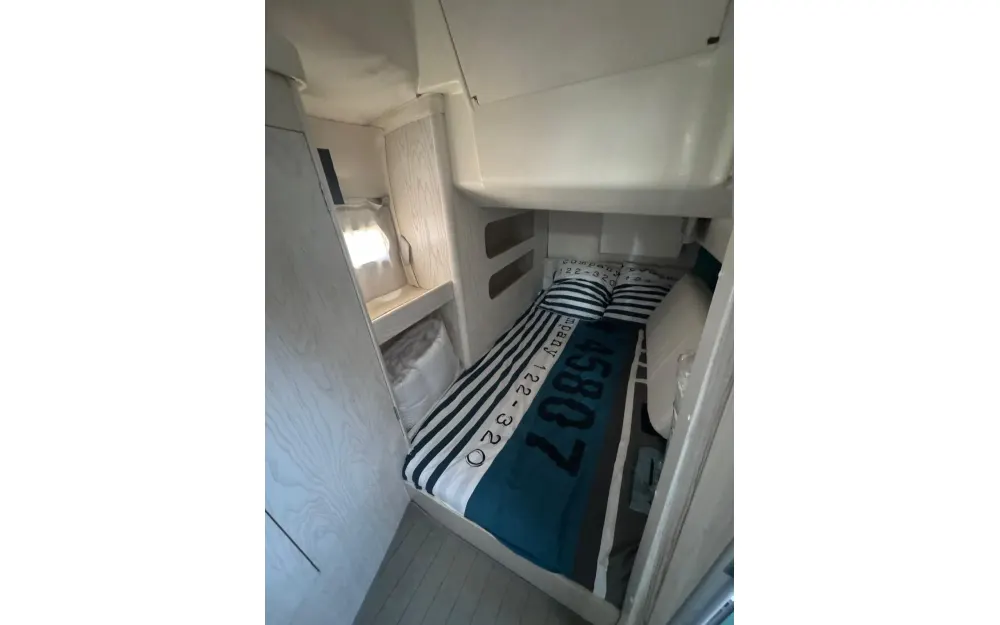 slider 8 Beneteau Flyer 10