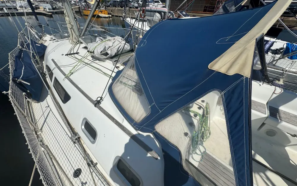 slider 9 Jeanneau Sun Odyssey 37