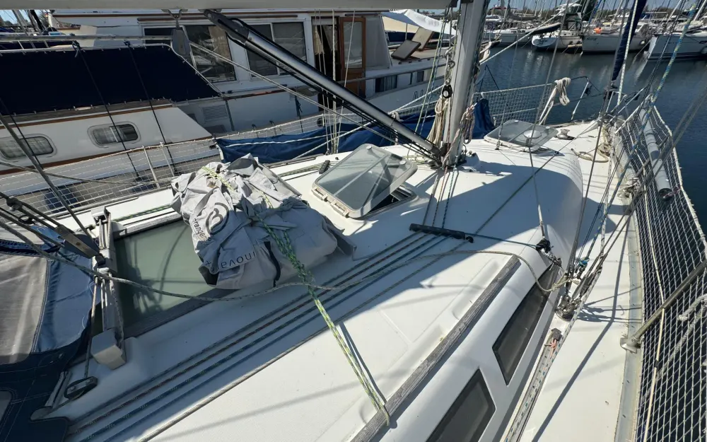 slider 12 Jeanneau Sun Odyssey 37