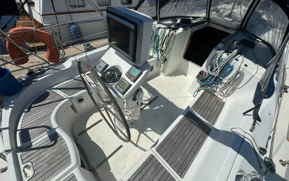 slider 27 Jeanneau Sun Odyssey 37