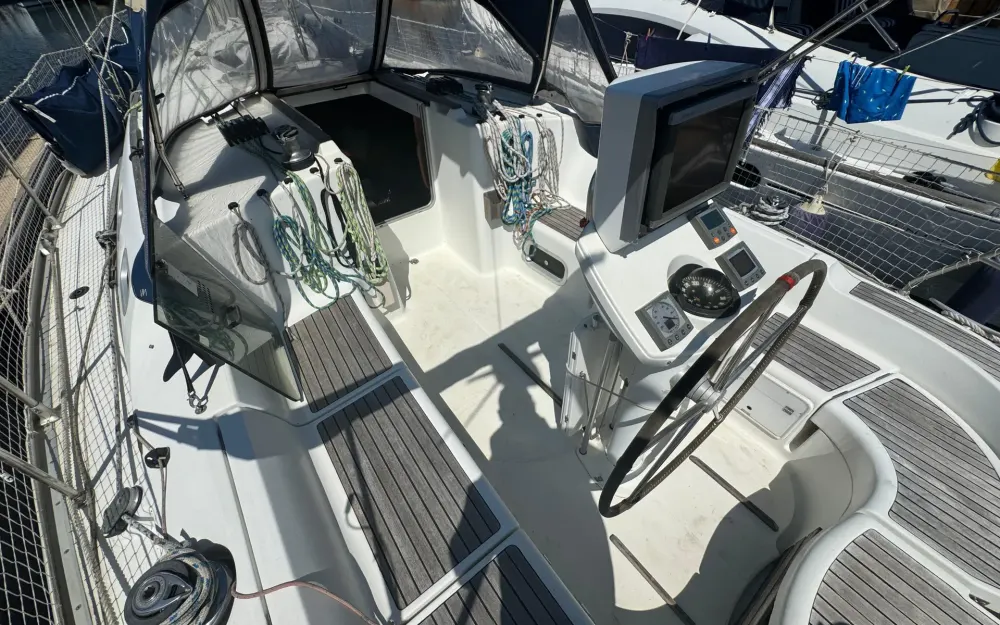 slider 28 Jeanneau Sun Odyssey 37