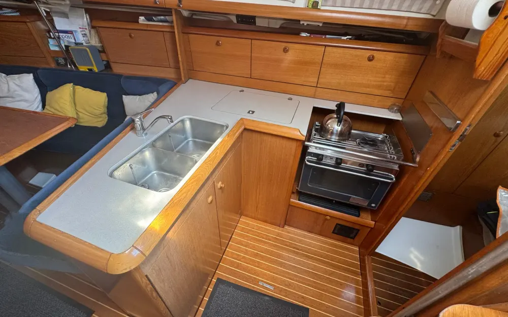 slider 34 Jeanneau Sun Odyssey 37