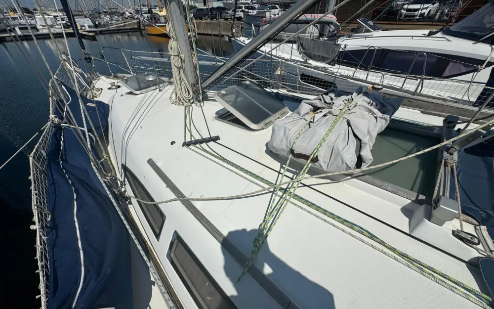 slider 6 Jeanneau Sun Odyssey 37