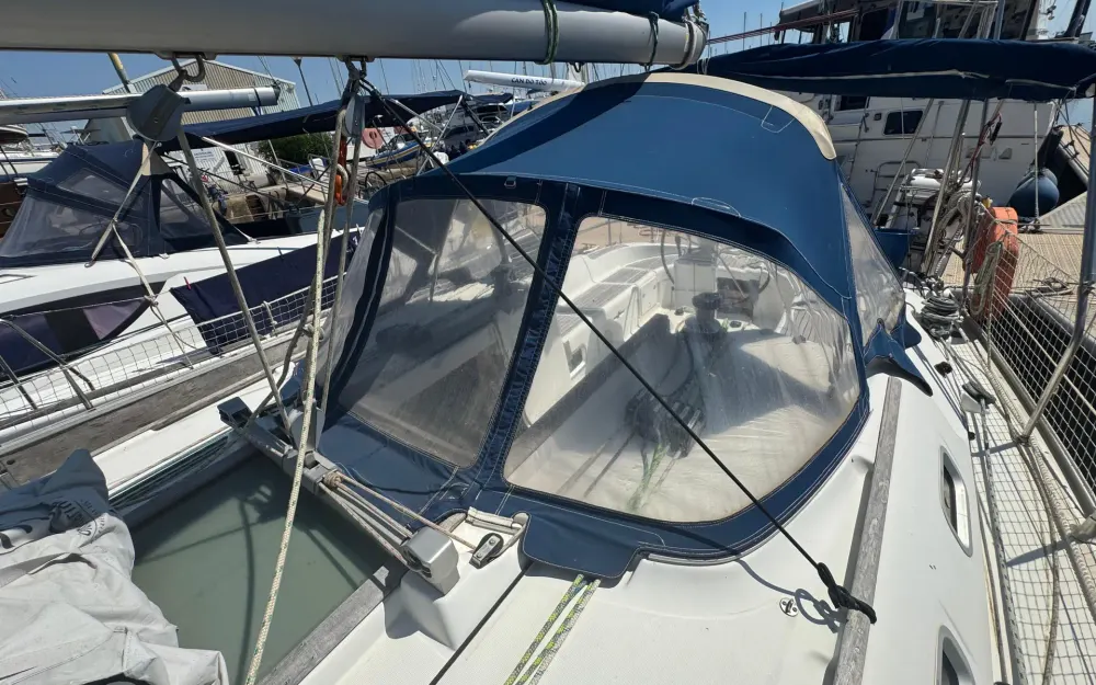 slider 8 Jeanneau Sun Odyssey 37