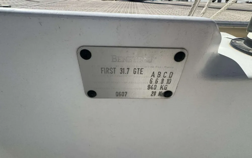 slider 16 Beneteau First 31.7