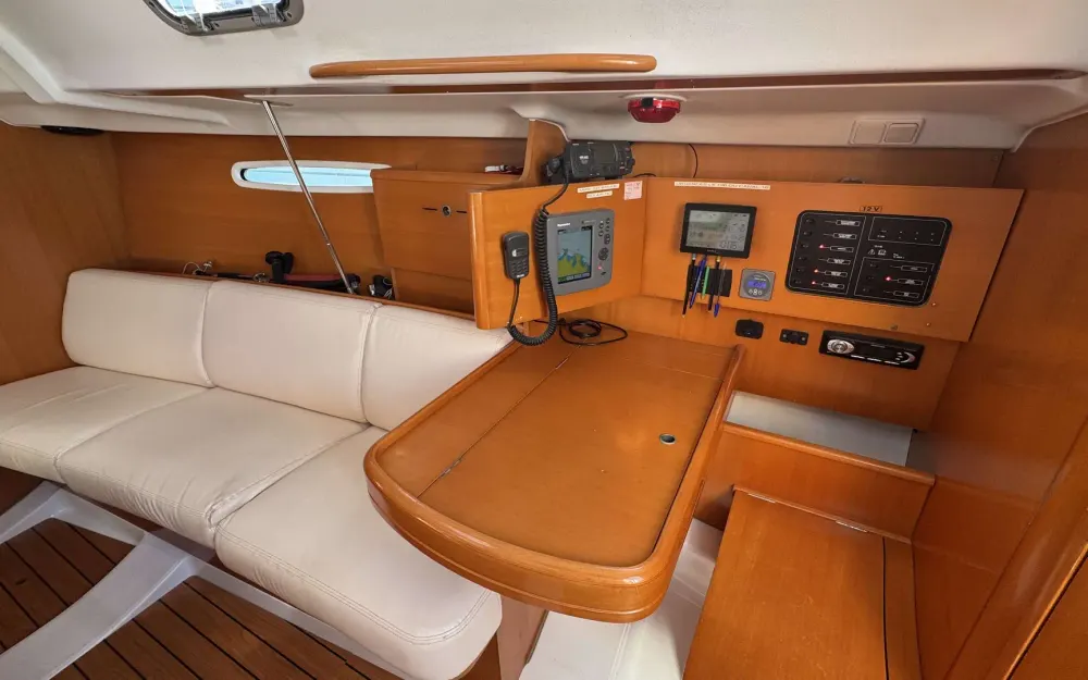 slider 5 Beneteau First 31.7