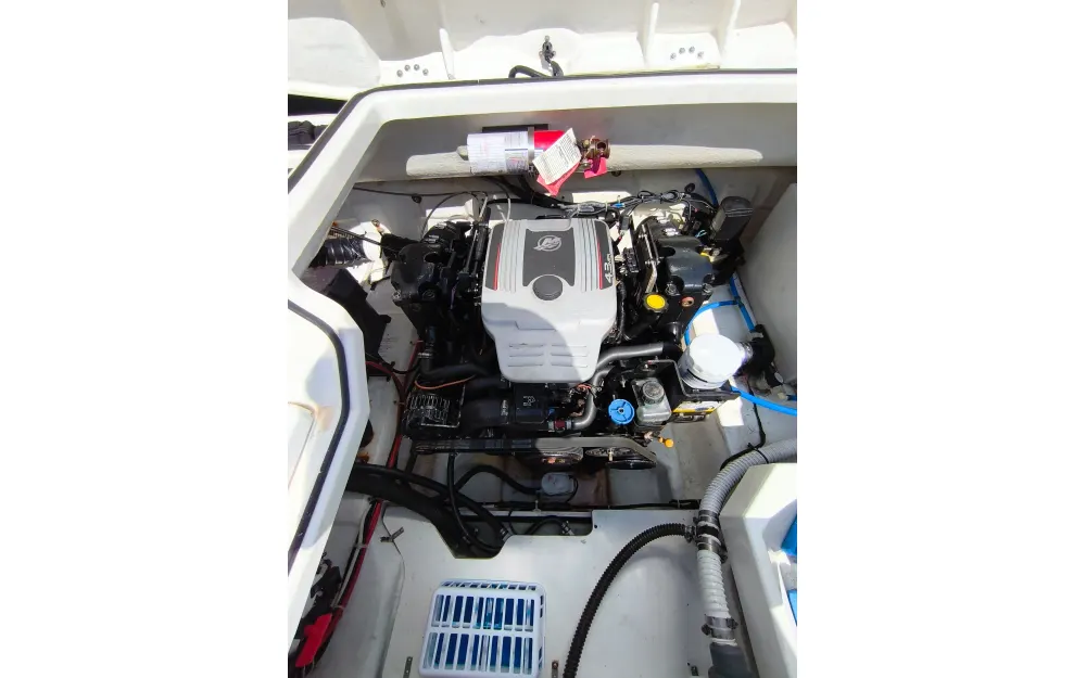 slider 8 Bayliner  642 CU