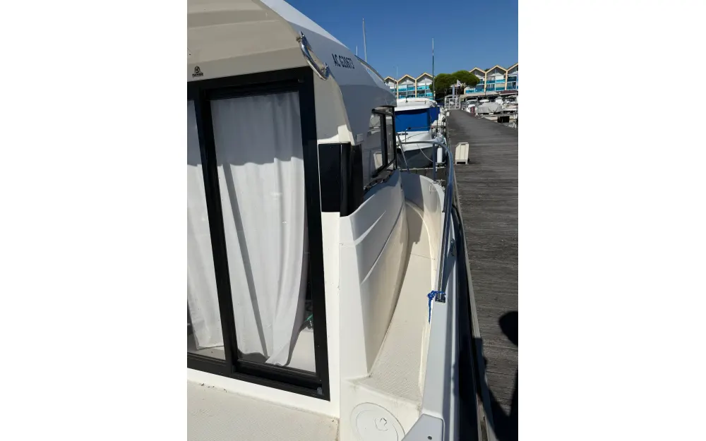 slider 3 Parker  660 Pilothouse