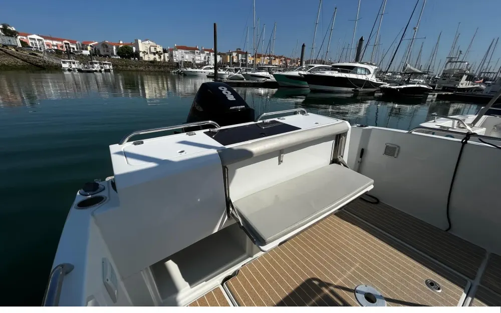 slider 1 Beneteau Flyer 7 SPACEdeck