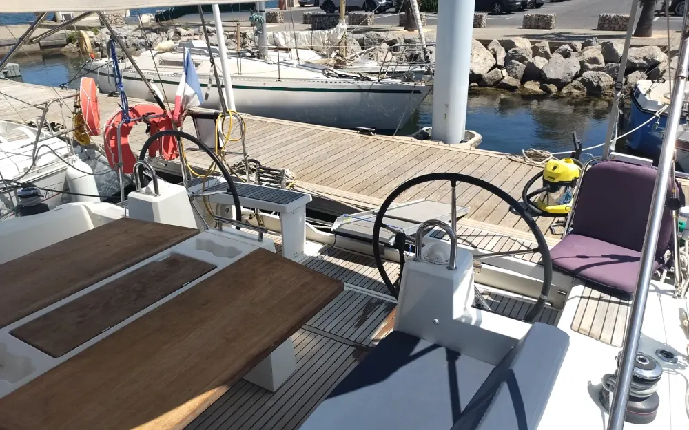 slider 10 Beneteau Oceanis 38.1