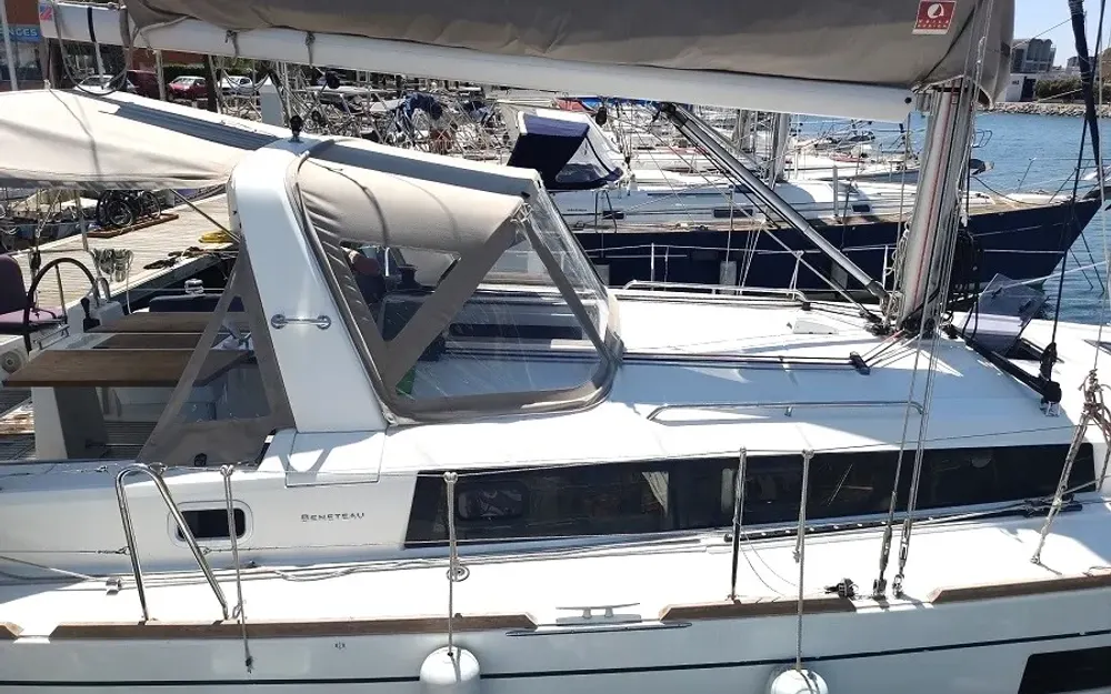 slider 22 Beneteau Oceanis 38.1